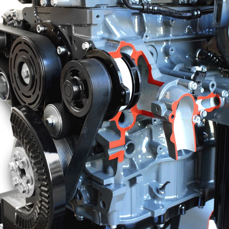 Moteur diesel 6 cylindres « IVECO » complet en coupe, avec entraînement électrique