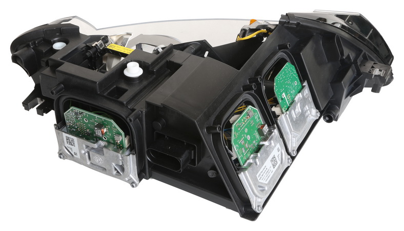 Phares Full-LED avec feux de jour (Audi R8), en coupe