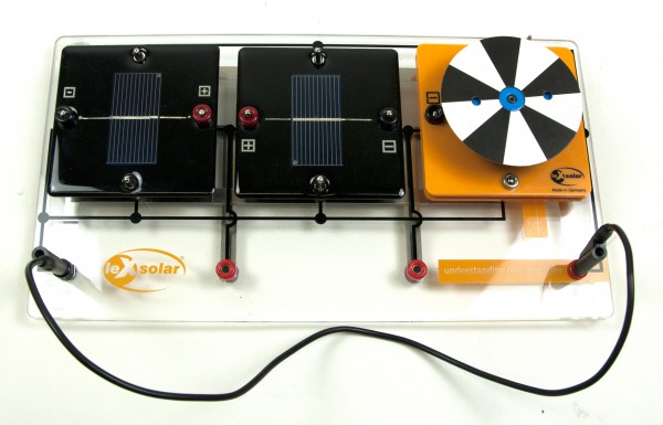 Valise de TPs Système Photovoltaïque ReadyToGo (Sans douilles de sécurité) Avec capteur solaires, charges, condensateur, batterie, cordons, multimètres, lampe