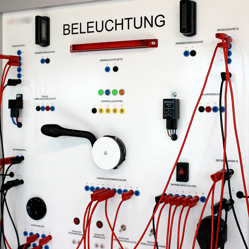 Banc système signalisation et éclairage traditionnel Nécessite une batterie 12v ou une alimentation stabilisée de puissance